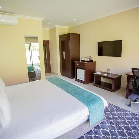 Douglas Lodge & Apartments Lilongwe Exteriör bild