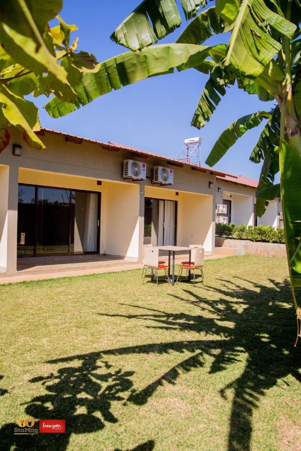 Douglas Lodge & Apartments Lilongwe Exteriör bild