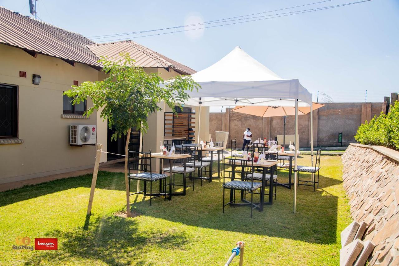 Douglas Lodge & Apartments Lilongwe Exteriör bild
