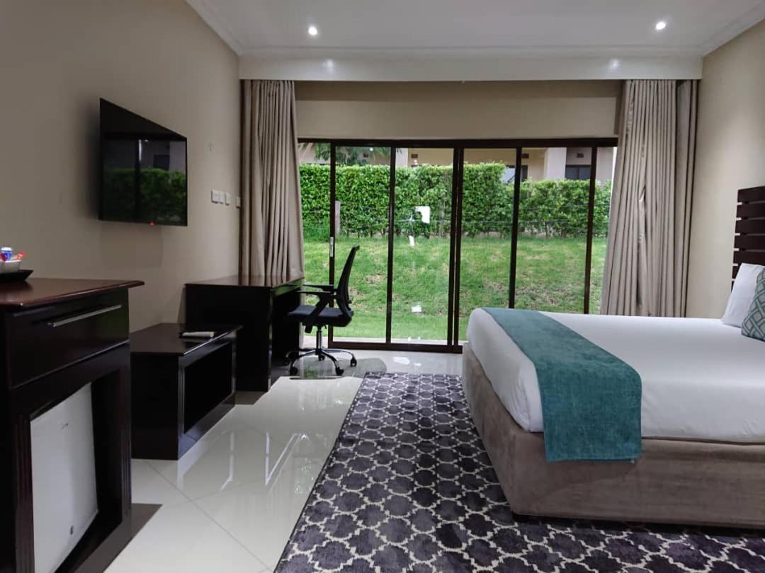 Douglas Lodge & Apartments Lilongwe Exteriör bild