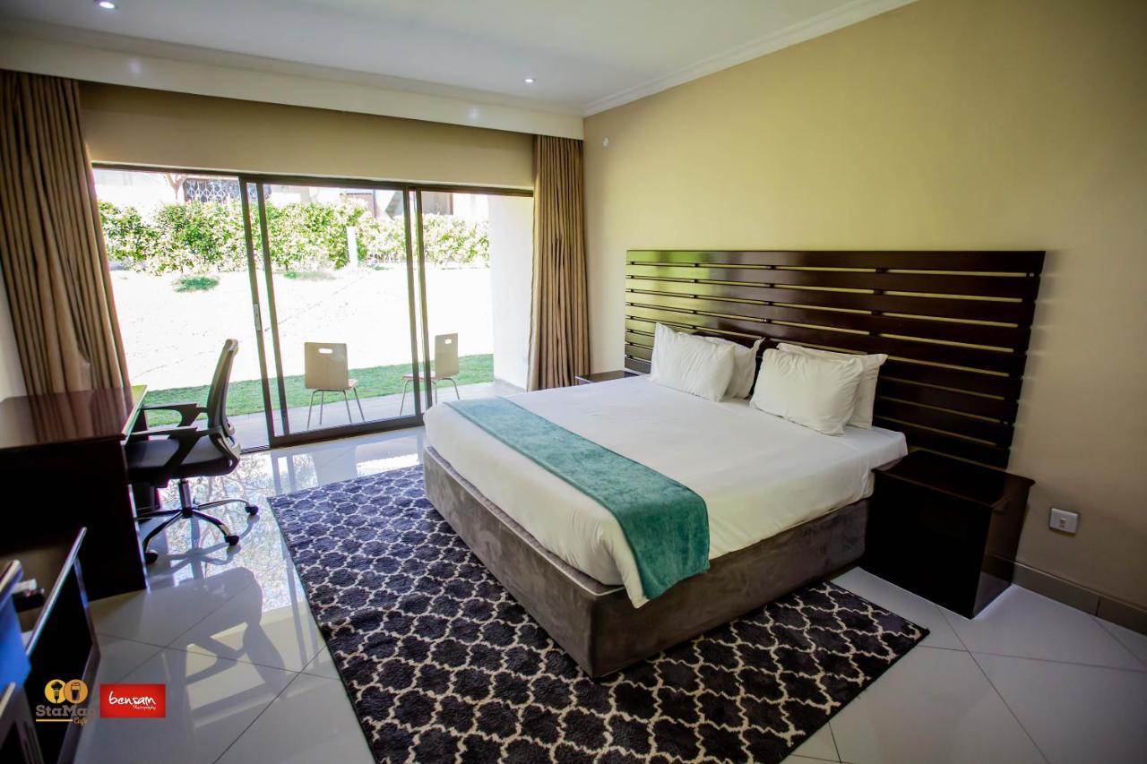 Douglas Lodge & Apartments Lilongwe Exteriör bild