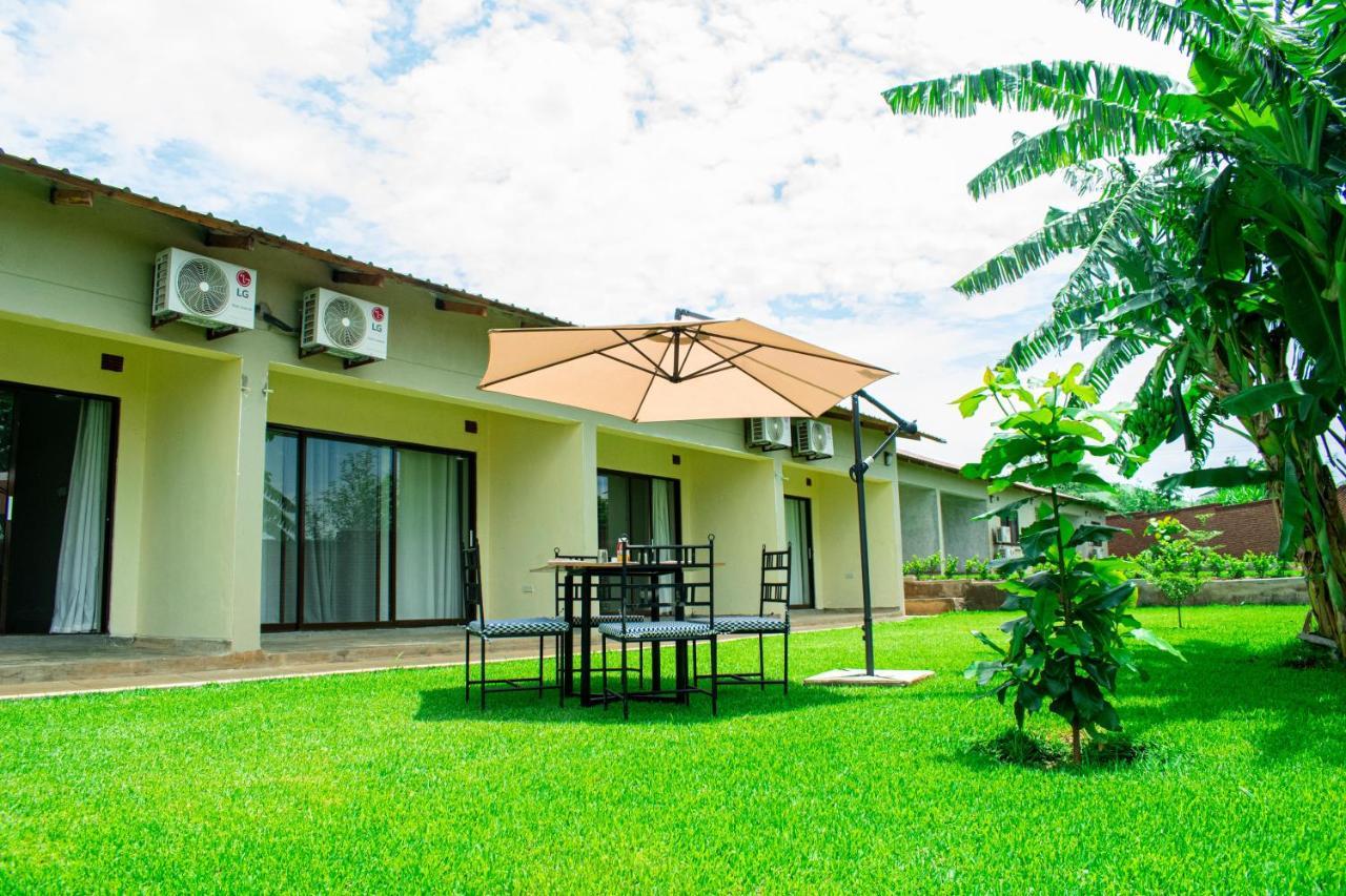 Douglas Lodge & Apartments Lilongwe Exteriör bild